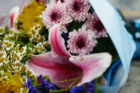 Il potere terapeutico del rito funebre: meditazione e funerale personalizzato